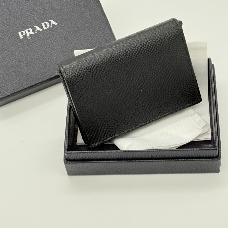 【大全配♥️專櫃26,500】PRADA 普拉達 經典三角LOGO 黑色防刮 牛皮 兩折 短夾(有鈔票位)|🈶️台灣購證、盒子、紙袋、防塵布|-2