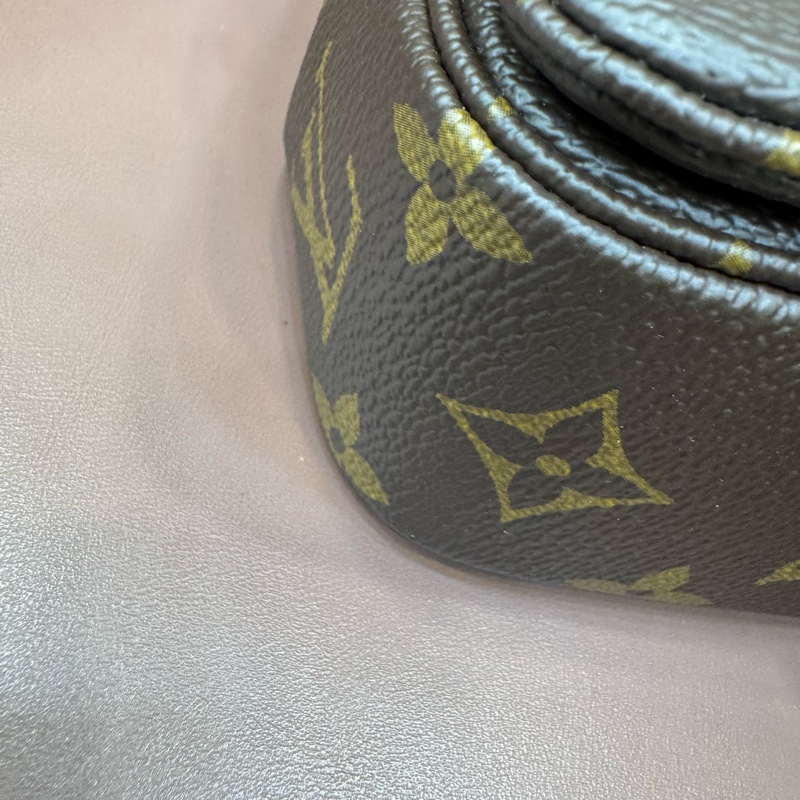 Louis Vuitton-9