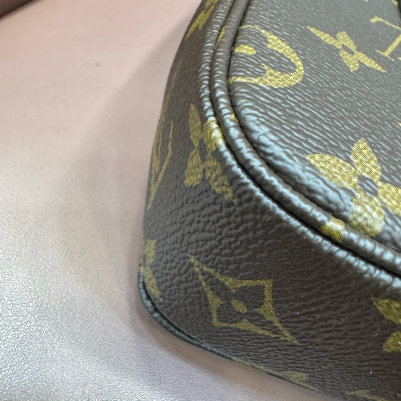 Louis Vuitton-11