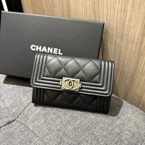 晶片款 chanel A80603 boy 黑色荔枝牛皮霧銀開釦卡夾 卡包