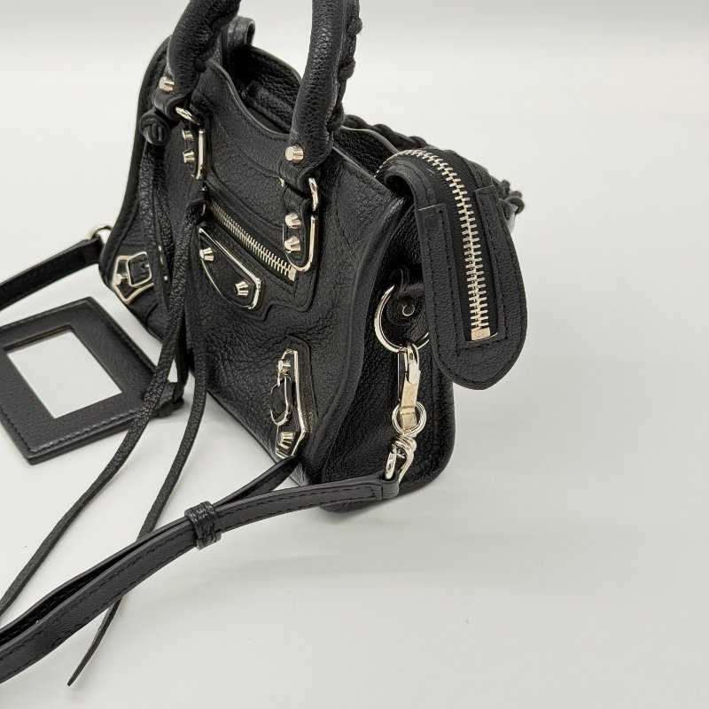 【近新閒置品♥️】BALENCIAGA 巴黎世家 City Nano 迷你號 黑色皮革 銀色金屬 手提包 斜背包(可以調節)-3