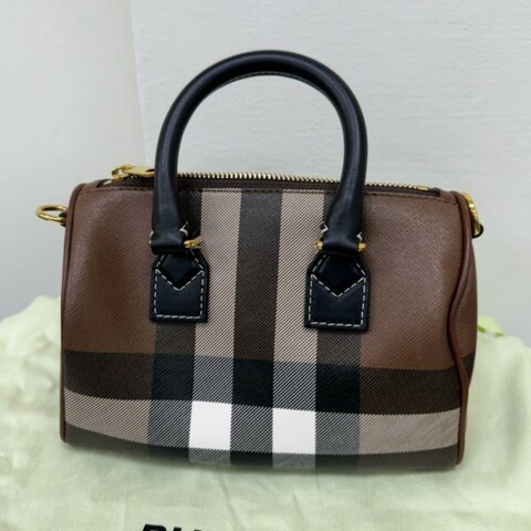 Burberry 經典格紋保齡球包