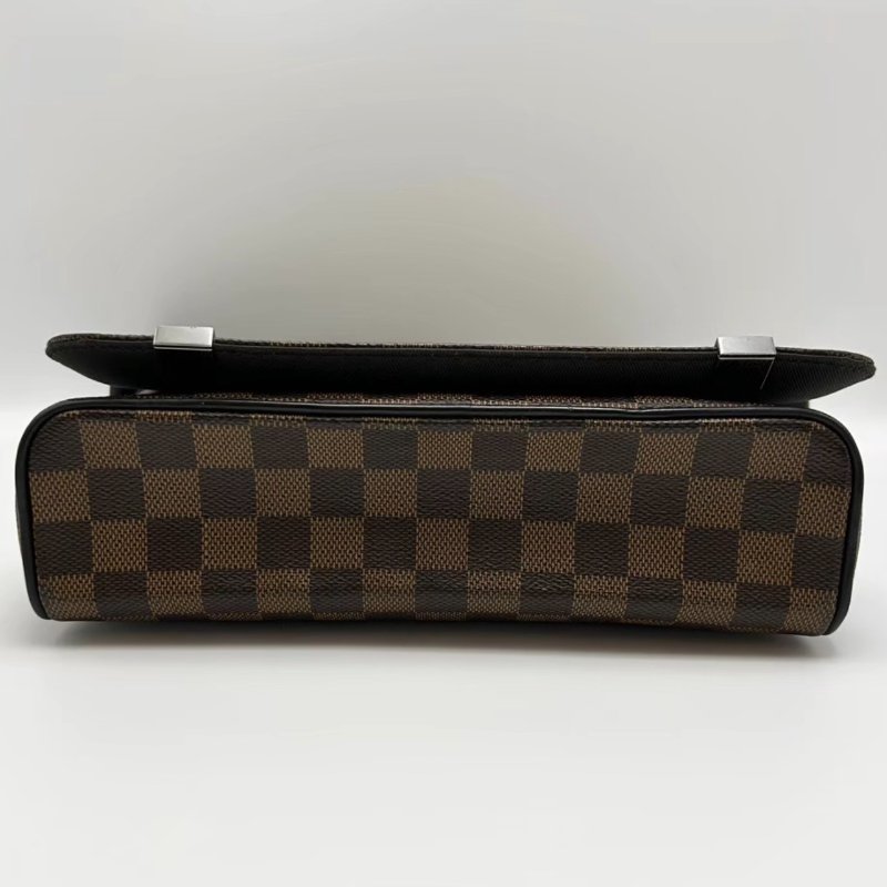 LV 棕棋盤翻蓋郵差肩背斜背包25*22*7 98新配件塵袋-3