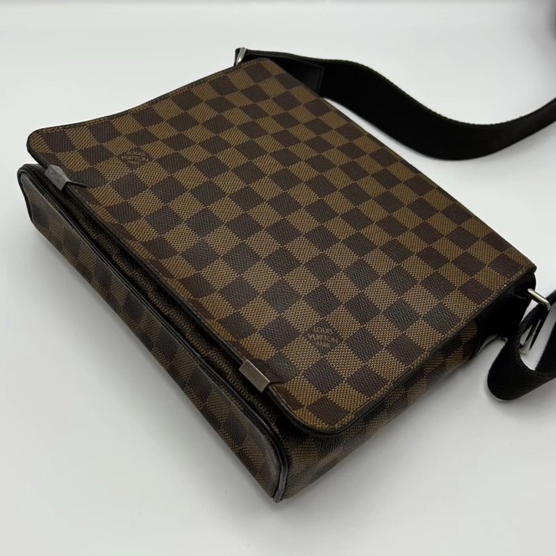 LV 棕棋盤翻蓋郵差肩背斜背包25*22*7 98新配件塵袋-4