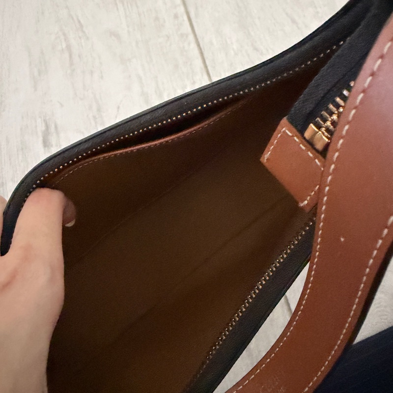 Celine medium Ava-8