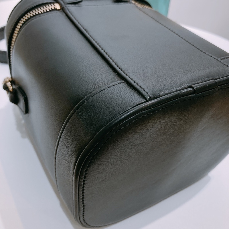 TW4463 Chanel 香奈兒牛皮桶盒子手挽斜揹包 Vanity Case Handle With Chain Bag-12