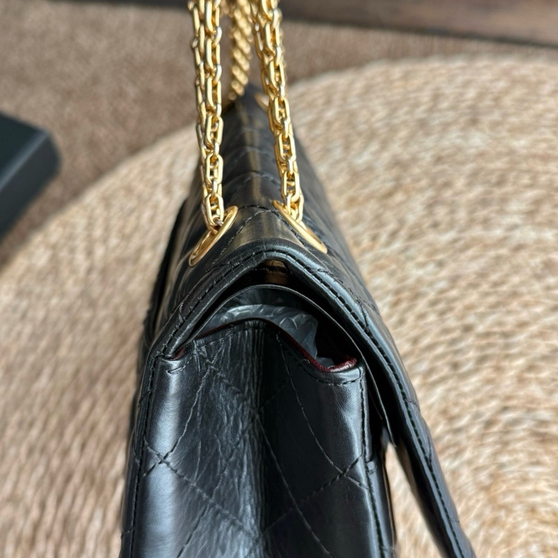 chanel 2.55黑金褶皺牛皮鏈條包中號 尺寸約28底長 附件:保卡 擦包布 說明書 盒子 年份:17開-3