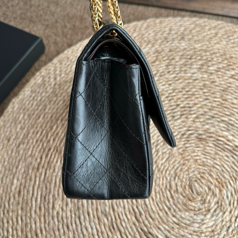 chanel 2.55黑金褶皺牛皮鏈條包中號 尺寸約28底長 附件:保卡 擦包布 說明書 盒子 年份:17開-4