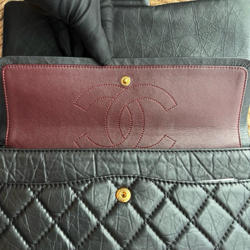 chanel 2.55黑金褶皺牛皮鏈條包中號 尺寸約28底長 附件:保卡 擦包布 說明書 盒子 年份:17開-11