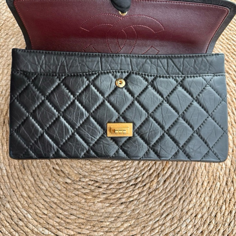 chanel 2.55黑金褶皺牛皮鏈條包中號 尺寸約28底長 附件:保卡 擦包布 說明書 盒子 年份:17開-12