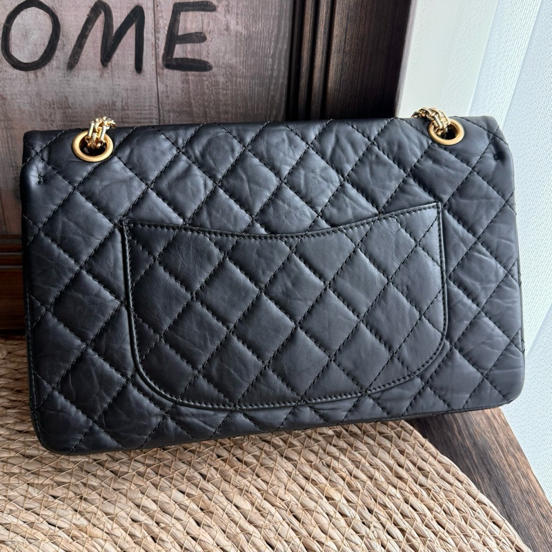 chanel 2.55黑金褶皺牛皮鏈條包中號 尺寸約28底長 年份：16開-2