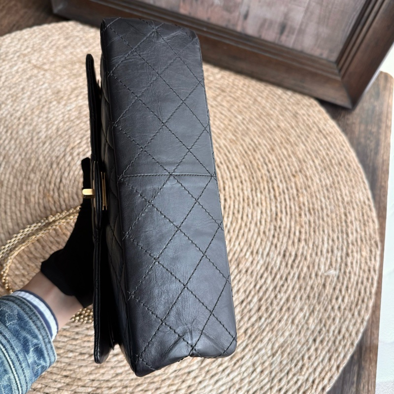 chanel 2.55黑金褶皺牛皮鏈條包中號 尺寸約28底長 年份：16開-9