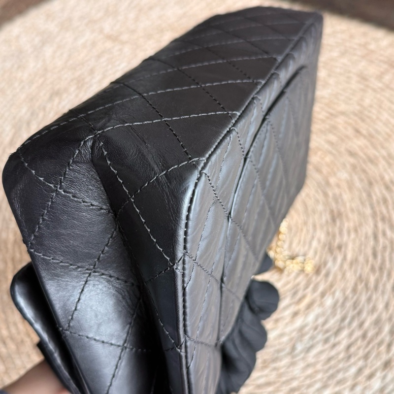 chanel 2.55黑金褶皺牛皮鏈條包中號 尺寸約28底長 年份：16開-12