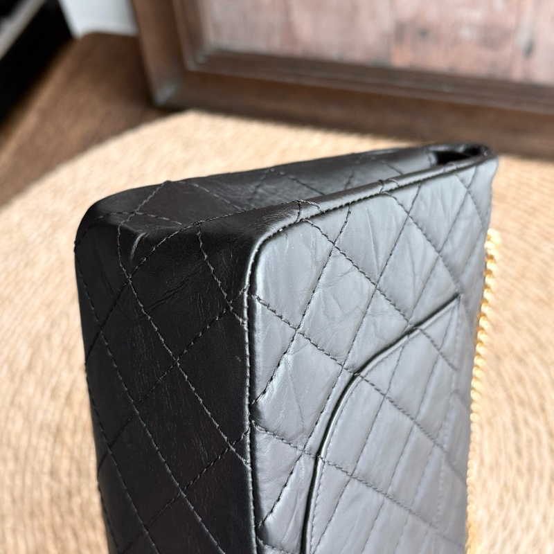 chanel 2.55黑金褶皺牛皮鏈條包中號 尺寸約28底長 年份：16開-15