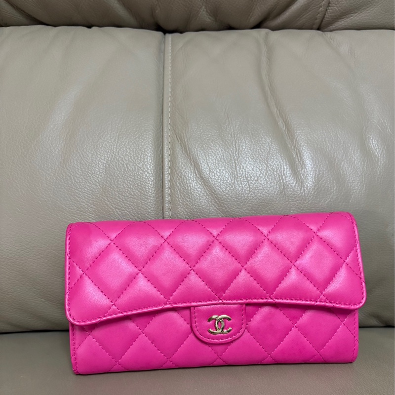 Chanel classic flap 玫紅色牛皮菱格紋手拿包 21開-9