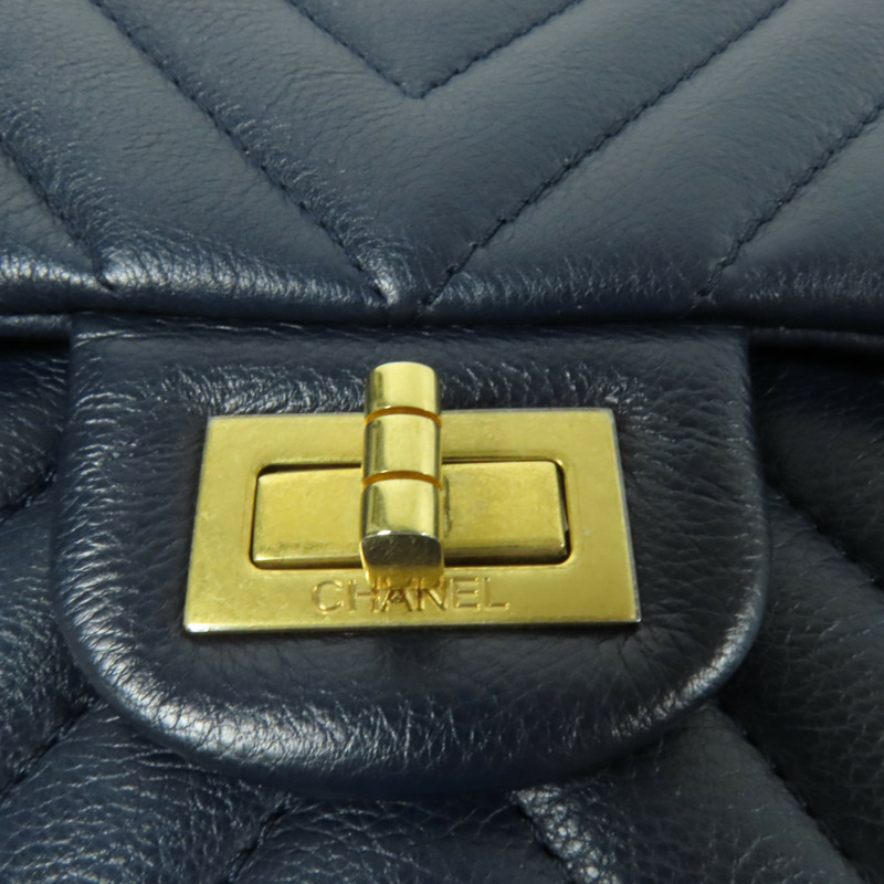 CHANEL 牛皮皮革2.55金扣鏈帶肩背袋-6