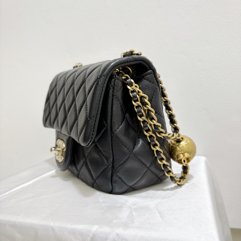Chanel 黑羊皮金球方胖子-1