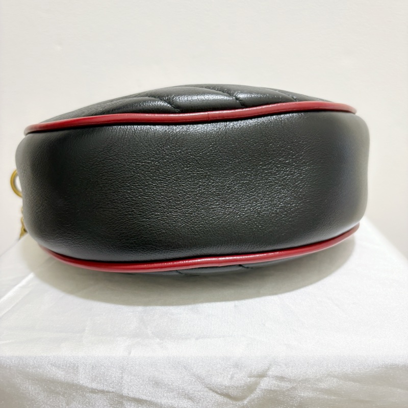Gucci 黑牛皮紅邊圓餅包-4