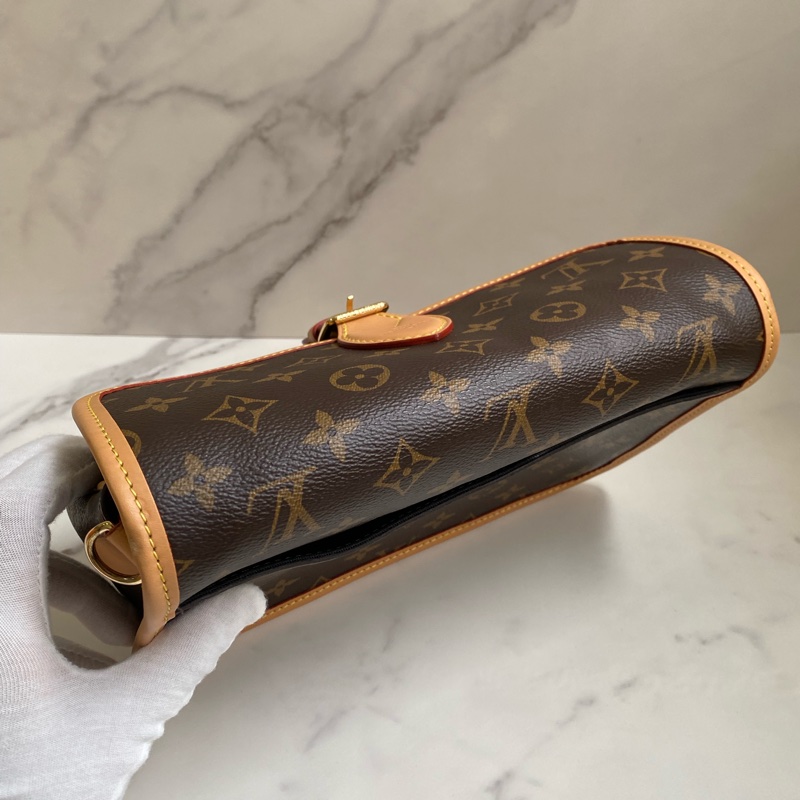 LV Diane 法棍包 M45985 晶片款-9