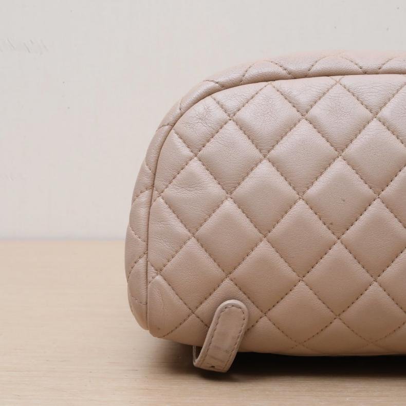 CHANEL 薩爾茨堡雙肩包中號20奶茶色羊皮22開銀扣肩背包-1