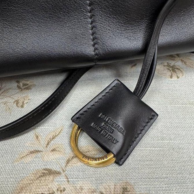 Balenciga超夯的黑金 Rodeo mini-4