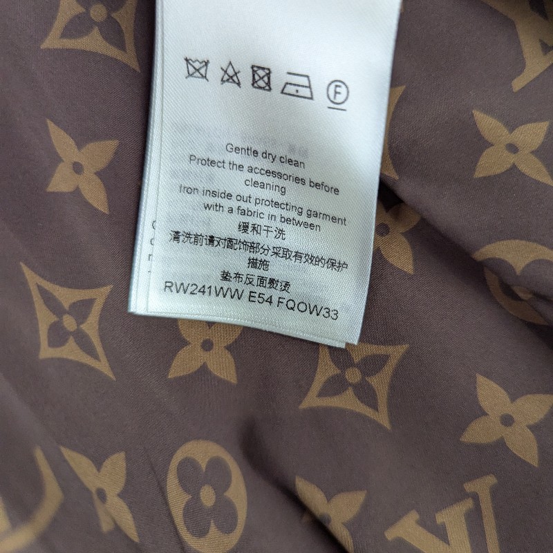 莉亞精品♡LV 羽絨外套 近新閒置 尺碼38-4