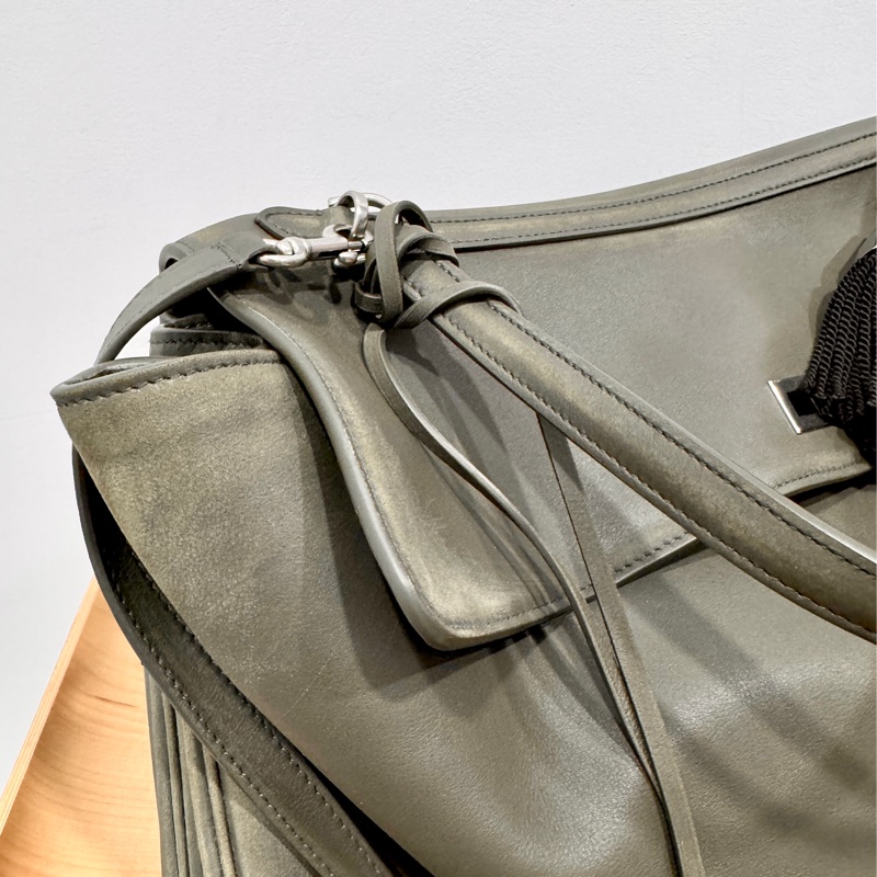 Balenciaga RODEO LARGE HANDBAG USED EFFECT WITH CHARMS IN KAKI-5