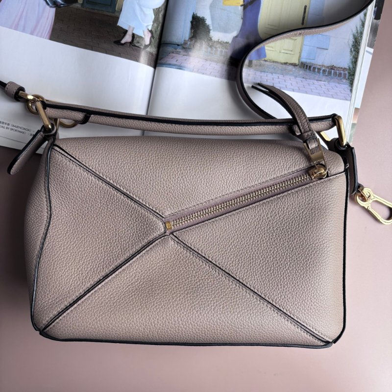 ::LOEWE:: PUZZLE 灰褐色柔軟粒面小牛皮小型 手提斜背兩用包-3