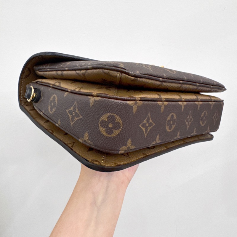 LV 雙色原花郵差包 手提斜背 晶片款-6