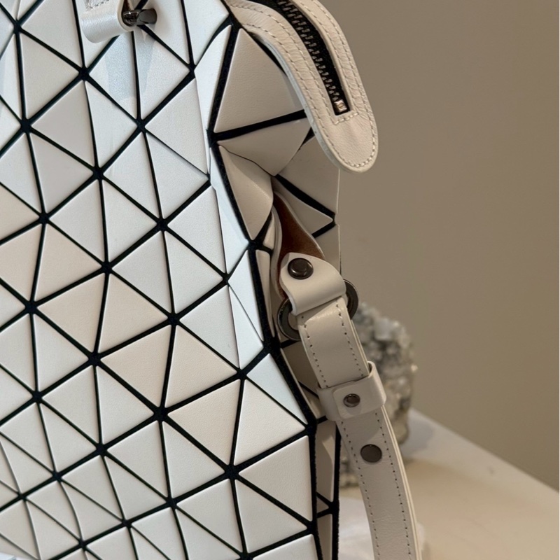ISSEY MIYAKE BAOBAO 三宅一生 白色手提斜背包-2