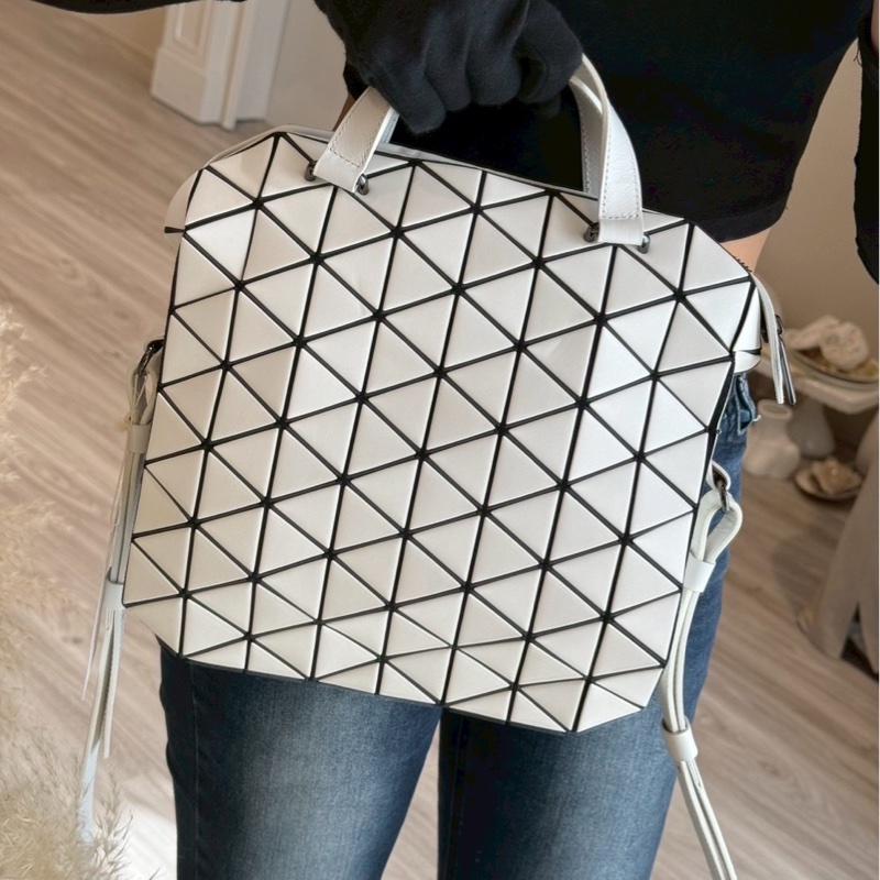 ISSEY MIYAKE BAOBAO 三宅一生 白色手提斜背包-7