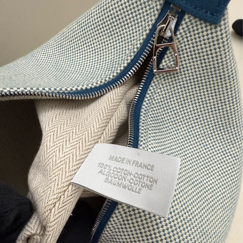 HERMES 藍色刺繡獨角馬飯盒包-8