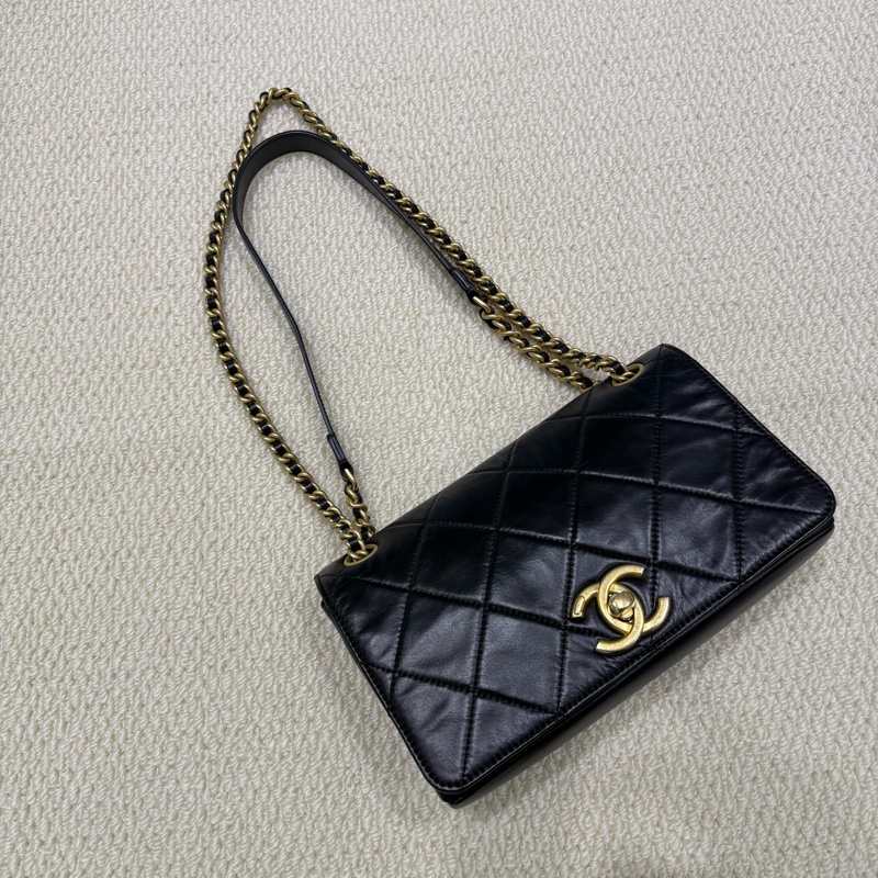 CHANEL - 黑色金釦牛皮下蓋側背肩背包-0