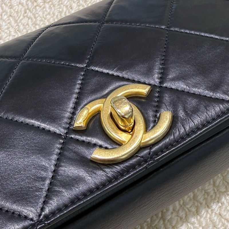 CHANEL - 黑色金釦牛皮下蓋側背肩背包-3