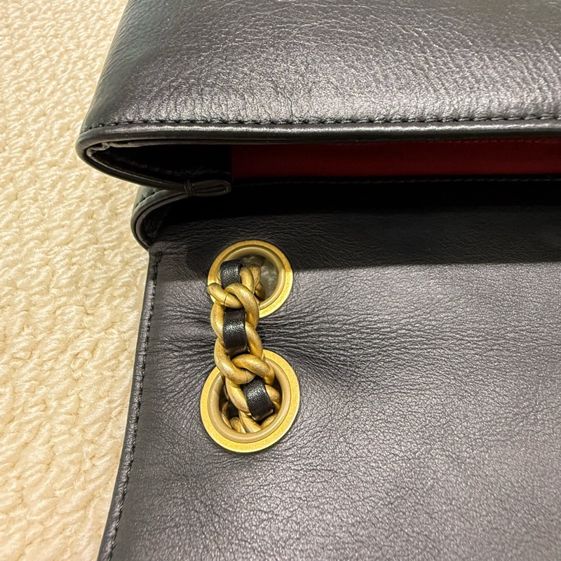 CHANEL - 黑色金釦牛皮下蓋側背肩背包-10
