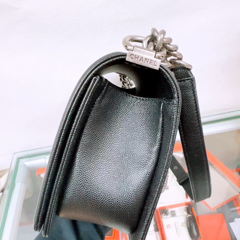Chanel boy 25 中號黑銀牛皮-5