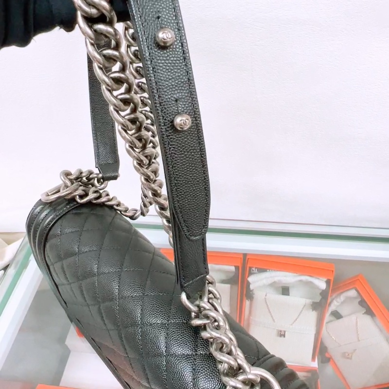Chanel boy 25 中號黑銀牛皮-6