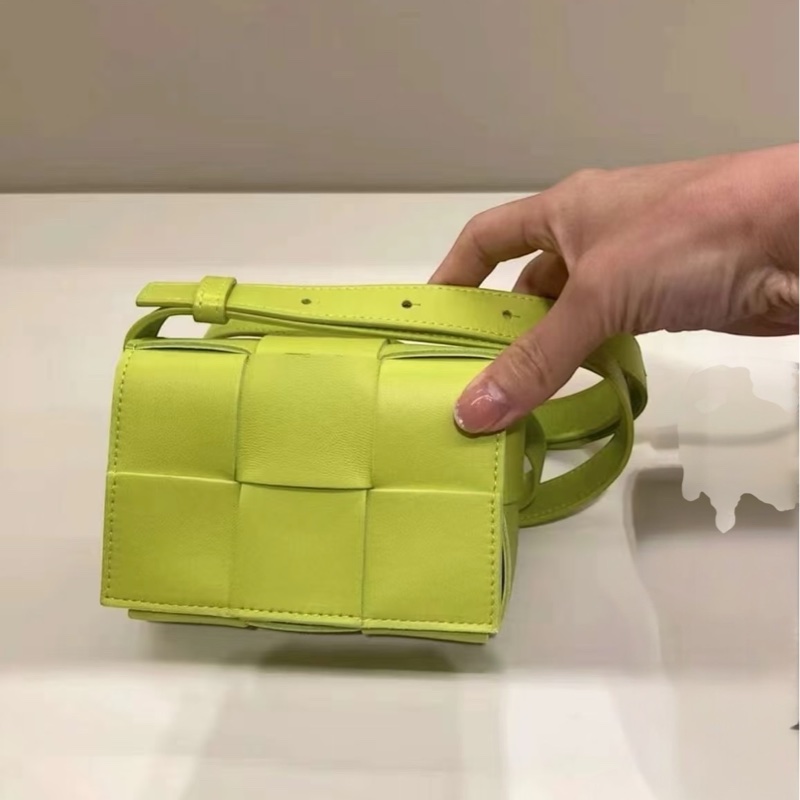 BV Bottega Veneta 螢光黃 6格 Candy Cassette 羊皮-0