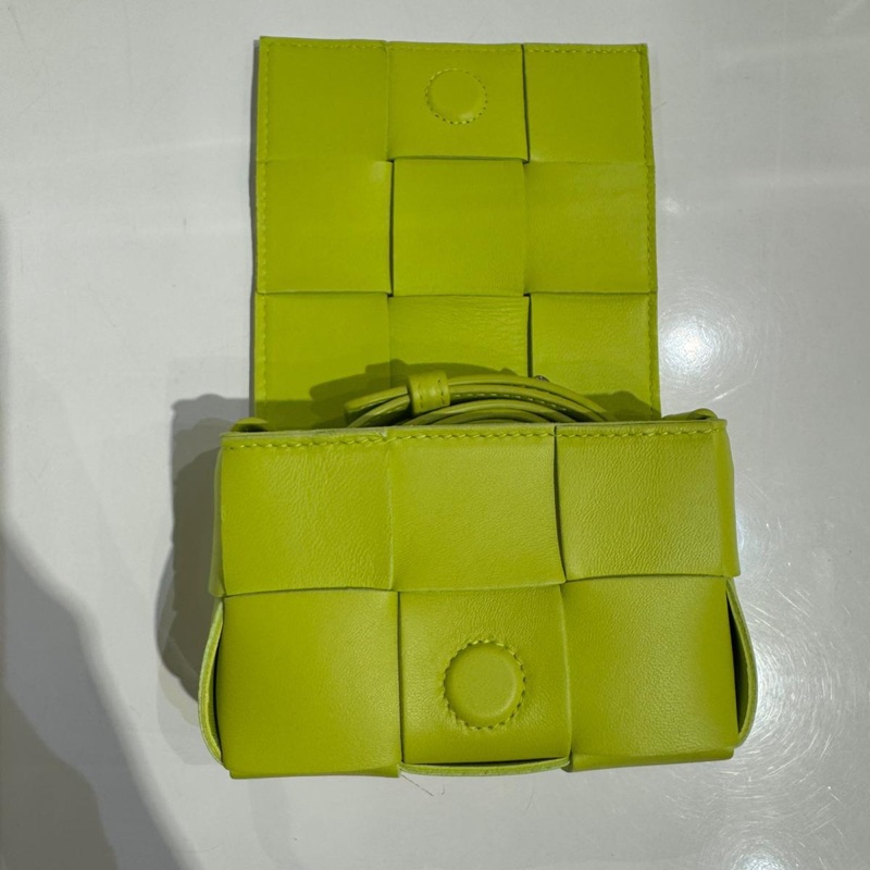 BV Bottega Veneta 螢光黃 6格 Candy Cassette 羊皮-5