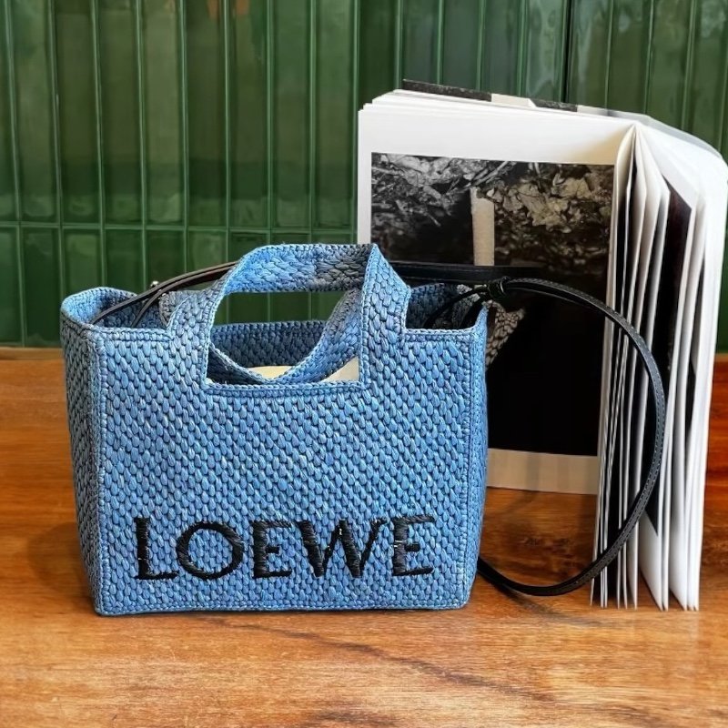 🎉新品好折扣✨Loewe 小款 Font 手工編織拉菲草托特包 附可斜背長肩帶 Light Blue 藍色-2