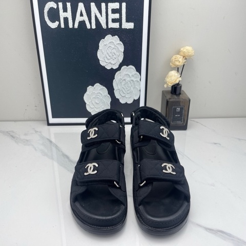 97新 chanel香奈兒 鑽扣魔術貼 37碼 成色如圖