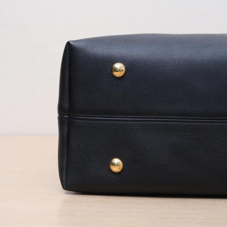 LOUIS VUITTON 黑色牛皮金扣晶片Lowkeyhobo中號側面鎖頭托特包肩背包-2
