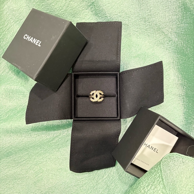 全新Chanel logo 麻花扭結帶鑽 金色戒指 歐碼54號-2