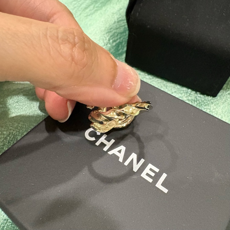 全新Chanel logo 麻花扭結帶鑽 金色戒指 歐碼54號-5