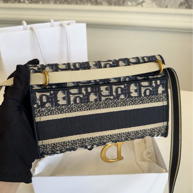 Dior迪奧 saddle老花刺繡胸包斜挎包 尺寸約21×13 附件:原廠盒 塵袋-3
