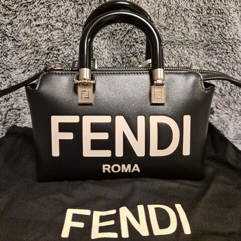 Fendi by the way mini 經典LOGO 牛皮 黑色玻璃手柄 波士頓手提肩背兩用包