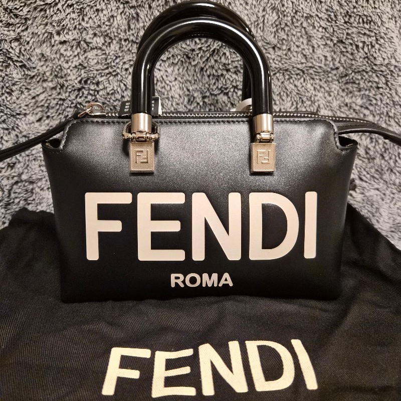 Fendi by the way mini 經典LOGO 牛皮 黑色玻璃手柄 波士頓手提肩背兩用包-0