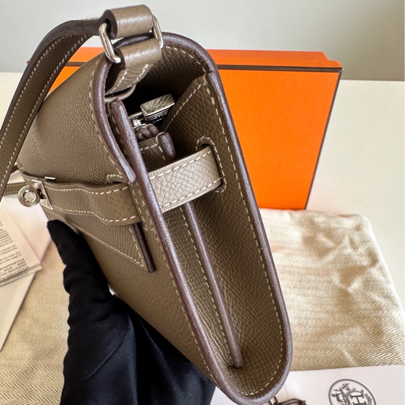 Hermes Kelly to go 大象灰銀扣 Epsom皮 B刻 尺寸約20*12*3 附件原廠盒 塵袋-1