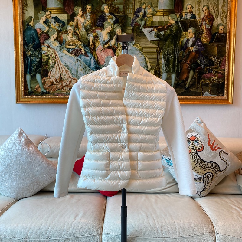 ❤️MONCLER 白色優雅拼接款外套-0