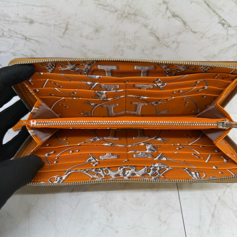 HERMES金棕色白車線橘絲巾ㄇ型拉鏈長夾 框O-6
